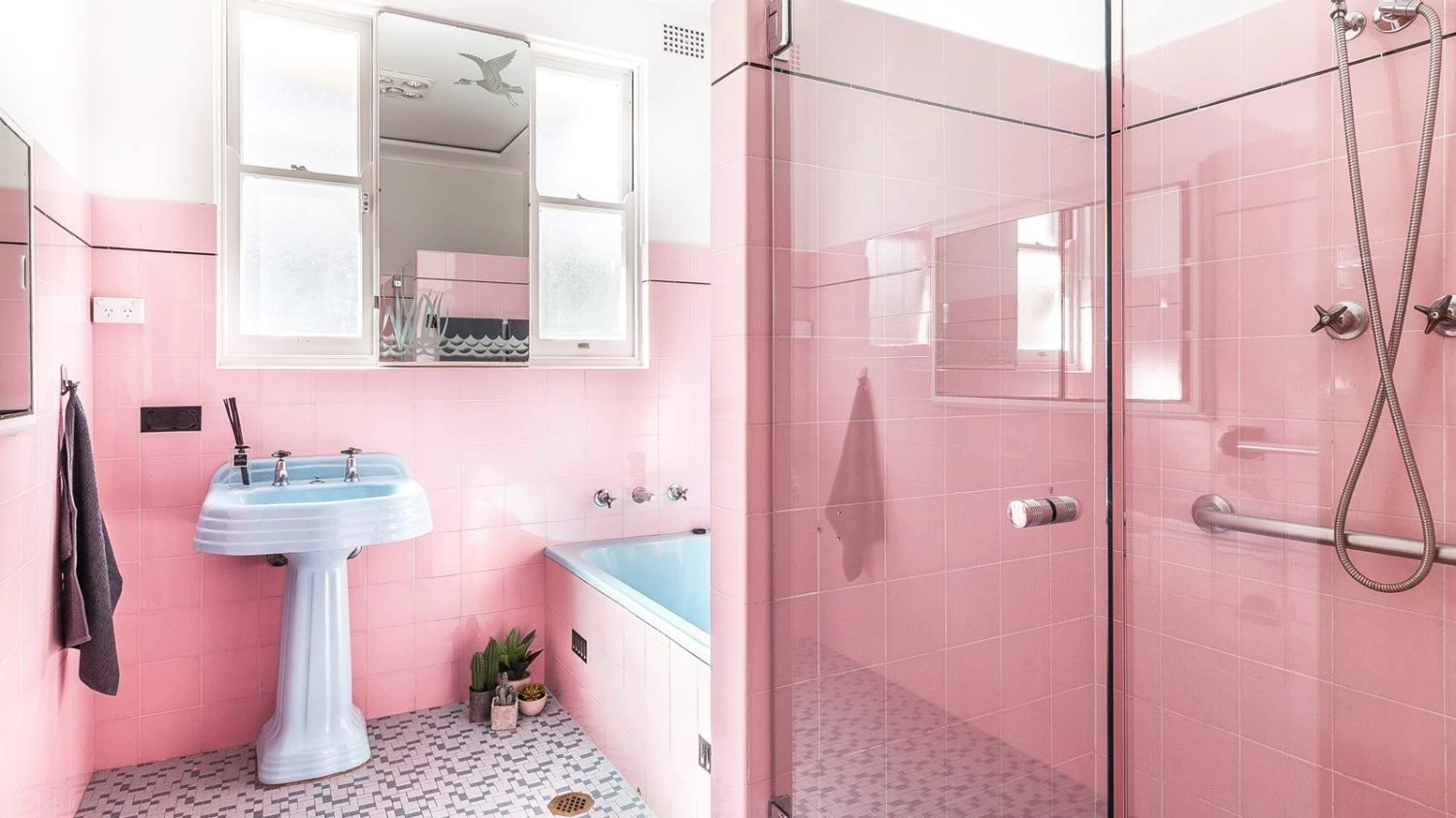 Embrace Retro and Chic Style With Pink Bathroom Tiles